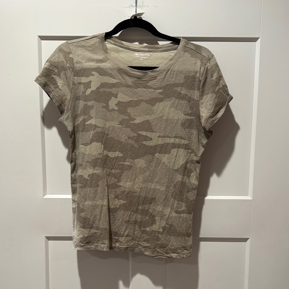 EUC Athleta Camo Short Sleeve Tee